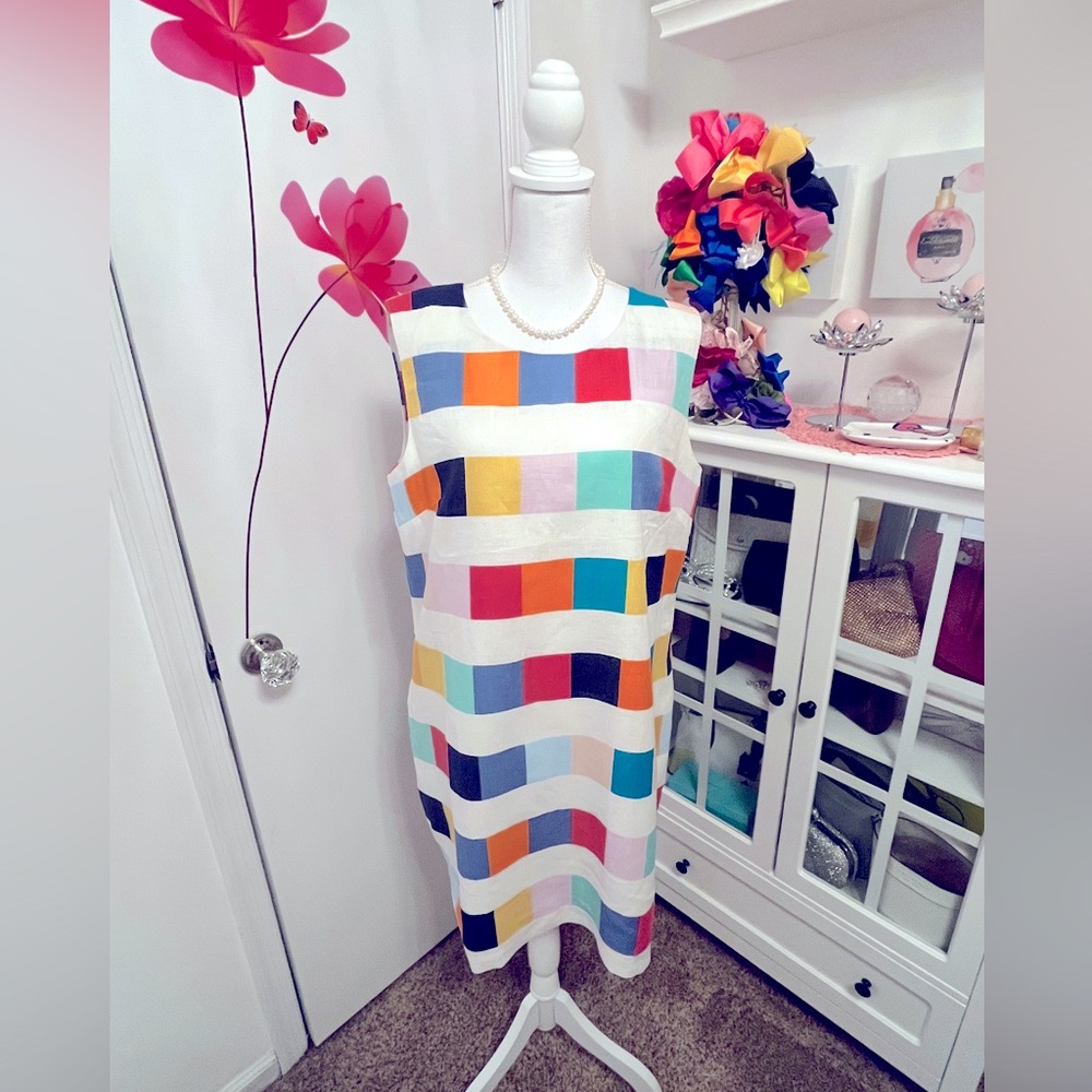 Multi-colored - Sleeveless Dress with pockets.